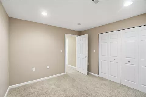 Bedroom - 1800 Olde Haley Dr, Centerville, OH 45458 photo 4 of 8