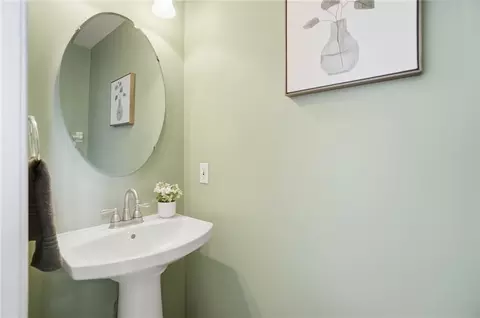 Bath - 1800 Olde Haley Dr, Centerville, OH 45458 photo 3 of 5