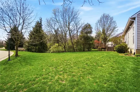 Exterior - 1800 Olde Haley Dr, Centerville, OH 45458 photo 6 of 8