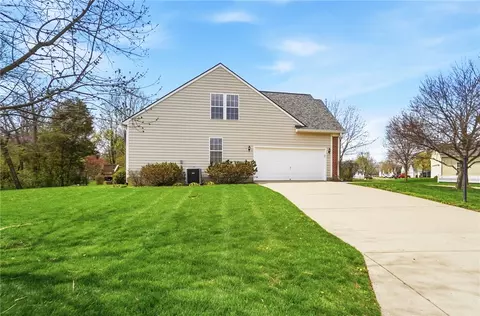 Exterior - 1800 Olde Haley Dr, Centerville, OH 45458 photo 5 of 8