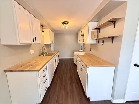 Kitchen - 1415 Montego Dr, Springfield, OH 45503 photo 3 of 4