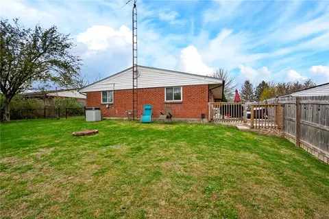 Exterior - 2660 Mohican Ave, Kettering, OH 45429 photo 7 of 11