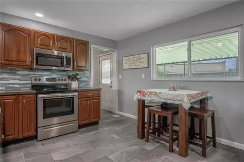 Kitchen - 60 John St, Franklin, OH 45005 photo 2 of 5