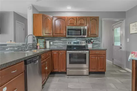 Kitchen - 60 John St, Franklin, OH 45005 photo 1 of 5