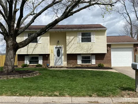 820 Nordhoff Farm Dr, Union, OH 45322