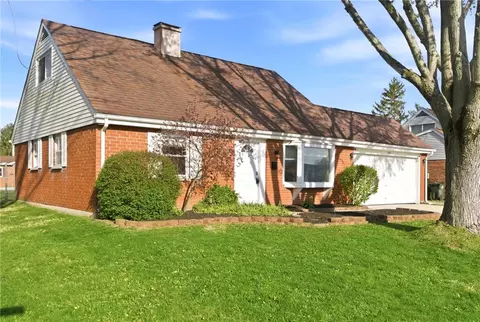 1291 Commonwealth Dr, Xenia, OH 45385