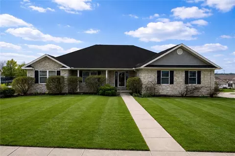 930 Oak Hill Ct, Troy, OH 45373