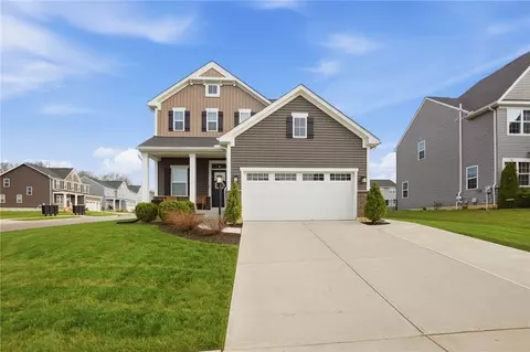 2812 River Oaks Ct, Xenia, OH 45385