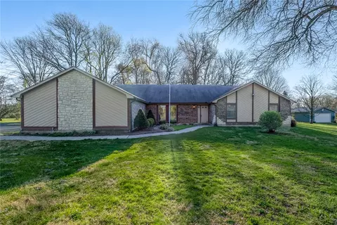 276 S Fairfield Rd, Bellbrook, OH 45305