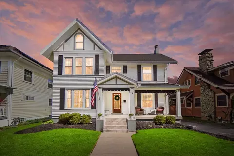 19 Beverly Pl, Oakwood, OH 45419