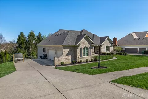 2824 Ash Ridge Dr, Beavercreek, OH 45434