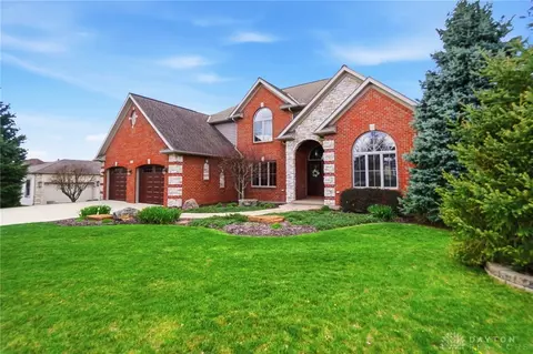713 Stone Hollow Pl, Bellefontaine, OH 43311