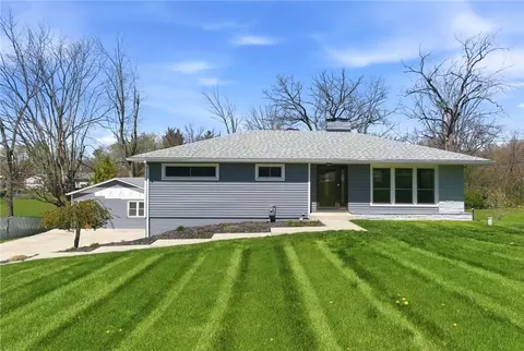 2930 E Leffel Ln, Springfield, OH 45505