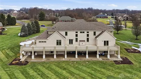 Exterior - 7545 Deer Path Ct, Springboro, OH 45066 photo 4 of 11