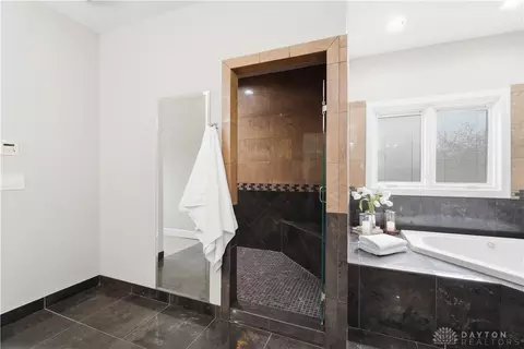 Bath - 7545 Deer Path Ct, Springboro, OH 45066 photo 5 of 11