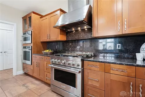 Kitchen - 7545 Deer Path Ct, Springboro, OH 45066 photo 6 of 8