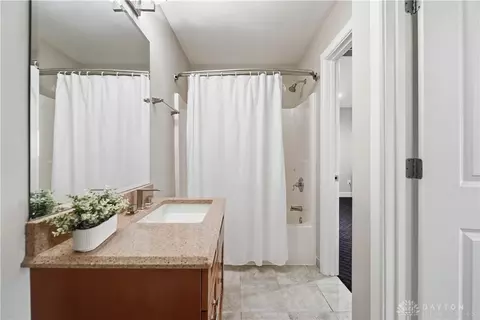 Bath - 7545 Deer Path Ct, Springboro, OH 45066 photo 7 of 11