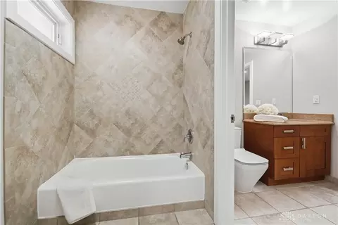 Bath - 7545 Deer Path Ct, Springboro, OH 45066 photo 9 of 11