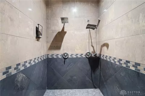 Bath - 7545 Deer Path Ct, Springboro, OH 45066 photo 6 of 11