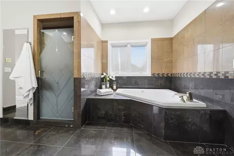 Bath - 7545 Deer Path Ct, Springboro, OH 45066 photo 4 of 11