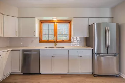 Kitchen - 804 Lovetta Dr, Kettering, OH 45429 photo 3 of 4
