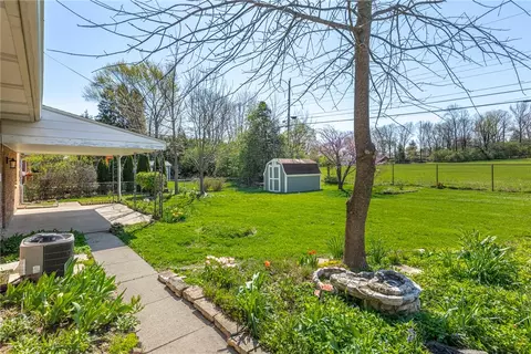 Exterior - 804 Lovetta Dr, Kettering, OH 45429 photo 3 of 8