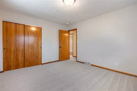 Bedroom - 804 Lovetta Dr, Kettering, OH 45429 photo 4 of 5