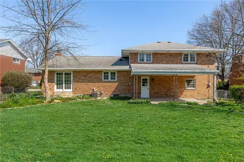 Exterior - 804 Lovetta Dr, Kettering, OH 45429 photo 5 of 8