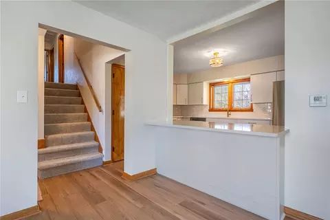 Entry Way - 804 Lovetta Dr, Kettering, OH 45429 photo 1 of 2