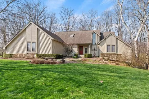 8289 Rhine Way, Centerville, OH 45458