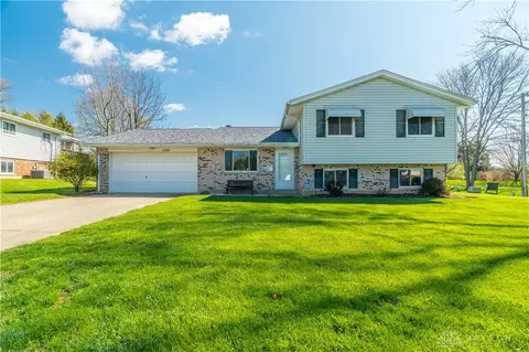 3125 Mountville Dr, Kettering, OH 45440