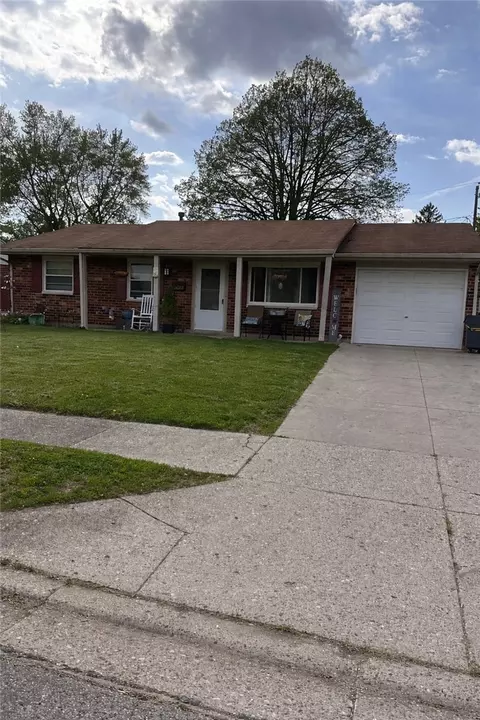 1632 Otoole Dr, Xenia, OH 45385