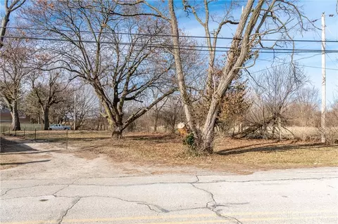 8882 Mann Rd, Tipp City, OH 45371