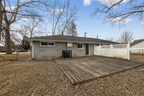 110 Elmwood Dr, Springboro, OH 45066