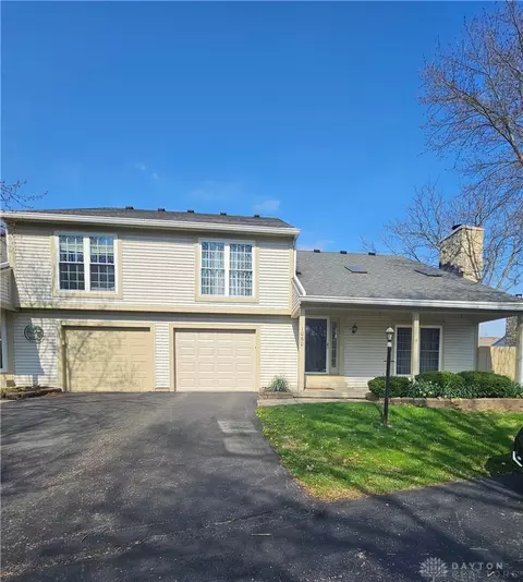 1060 Foxshire Pl, Dayton, OH 45458