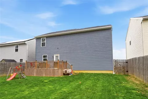 Exterior - 207 Chesapeake Cir, Springfield, OH 45505 photo 5 of 9