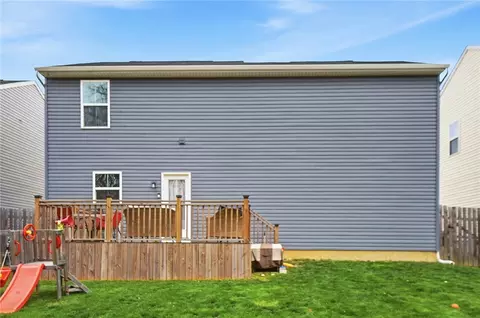 Exterior - 207 Chesapeake Cir, Springfield, OH 45505 photo 4 of 9