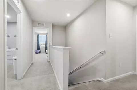 Entry Way - 207 Chesapeake Cir, Springfield, OH 45505 photo 6 of 6