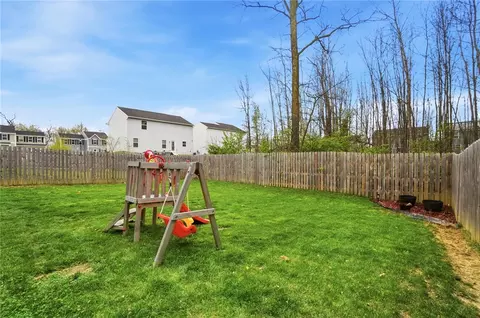 Exterior - 207 Chesapeake Cir, Springfield, OH 45505 photo 7 of 9