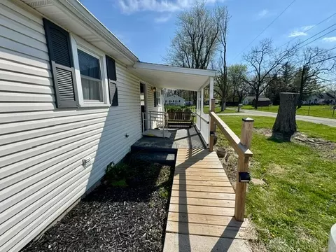 4744 Oxtoby St, Springfield, OH 45505 photo 2