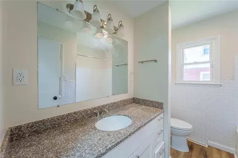 Bath - 1708 Brookhollow Dr, Springfield, OH 45504 photo 1 of 4