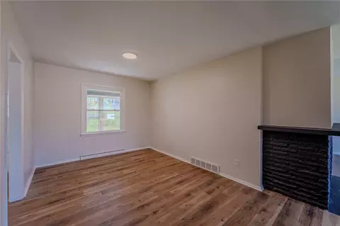 Living - 1708 Brookhollow Dr, Springfield, OH 45504 photo 4 of 5