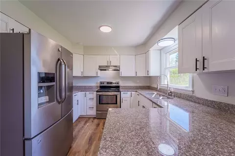Kitchen - 1708 Brookhollow Dr, Springfield, OH 45504 photo 1 of 5