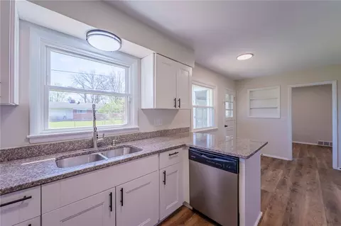 Kitchen - 1708 Brookhollow Dr, Springfield, OH 45504 photo 5 of 5