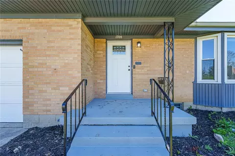 Exterior - 1708 Brookhollow Dr, Springfield, OH 45504 photo 4 of 9