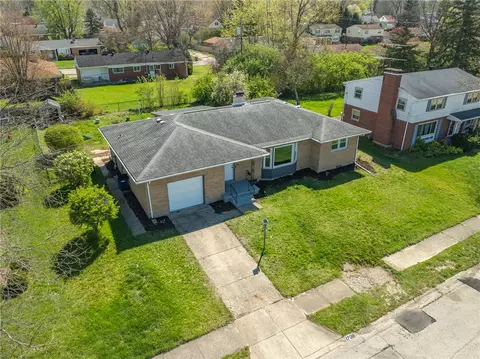 View/Area - 1708 Brookhollow Dr, Springfield, OH 45504 photo 3 of 8