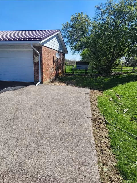 Exterior - 1262 Surface Rd, Eaton, OH 45320 photo 4 of 16
