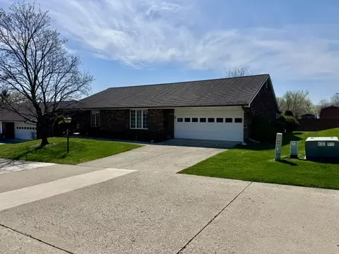 1013 Abington Pl, Springfield, OH 45503 photo 2