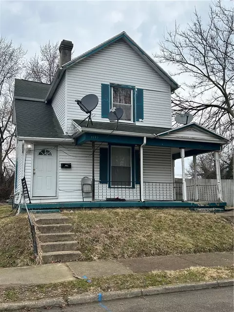 1713 Oakridge Dr, Dayton, OH 45417