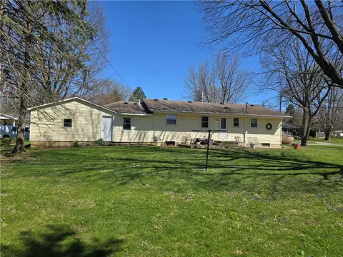 Exterior - 409 E Spring St, Eaton, OH 45320 photo 4 of 6